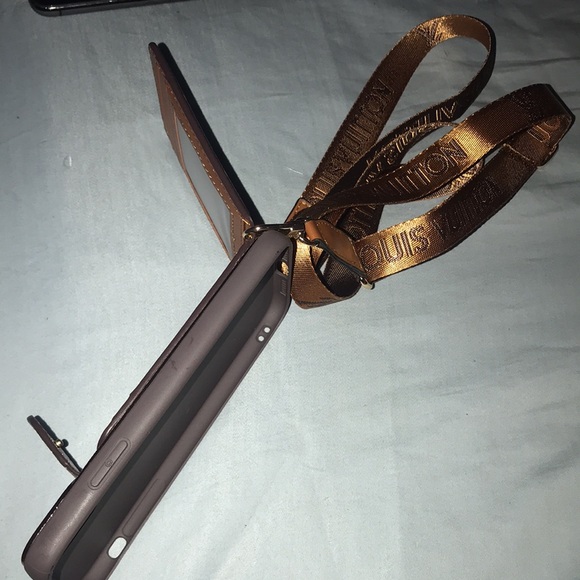 Néw iPhone Case - Picture 4 of 7